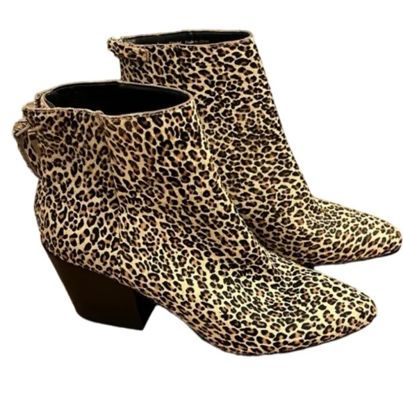 🆕 DOLCE VITA Leopard Calf Hair Ankle Booties western style heel - Size 8.5