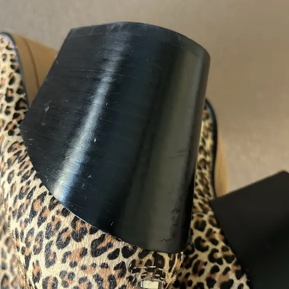 🆕 DOLCE VITA Leopard Calf Hair Ankle Booties western style heel - Size 8.5