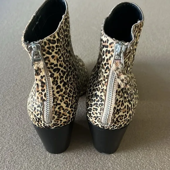 🆕 DOLCE VITA Leopard Calf Hair Ankle Booties western style heel - Size 8.5