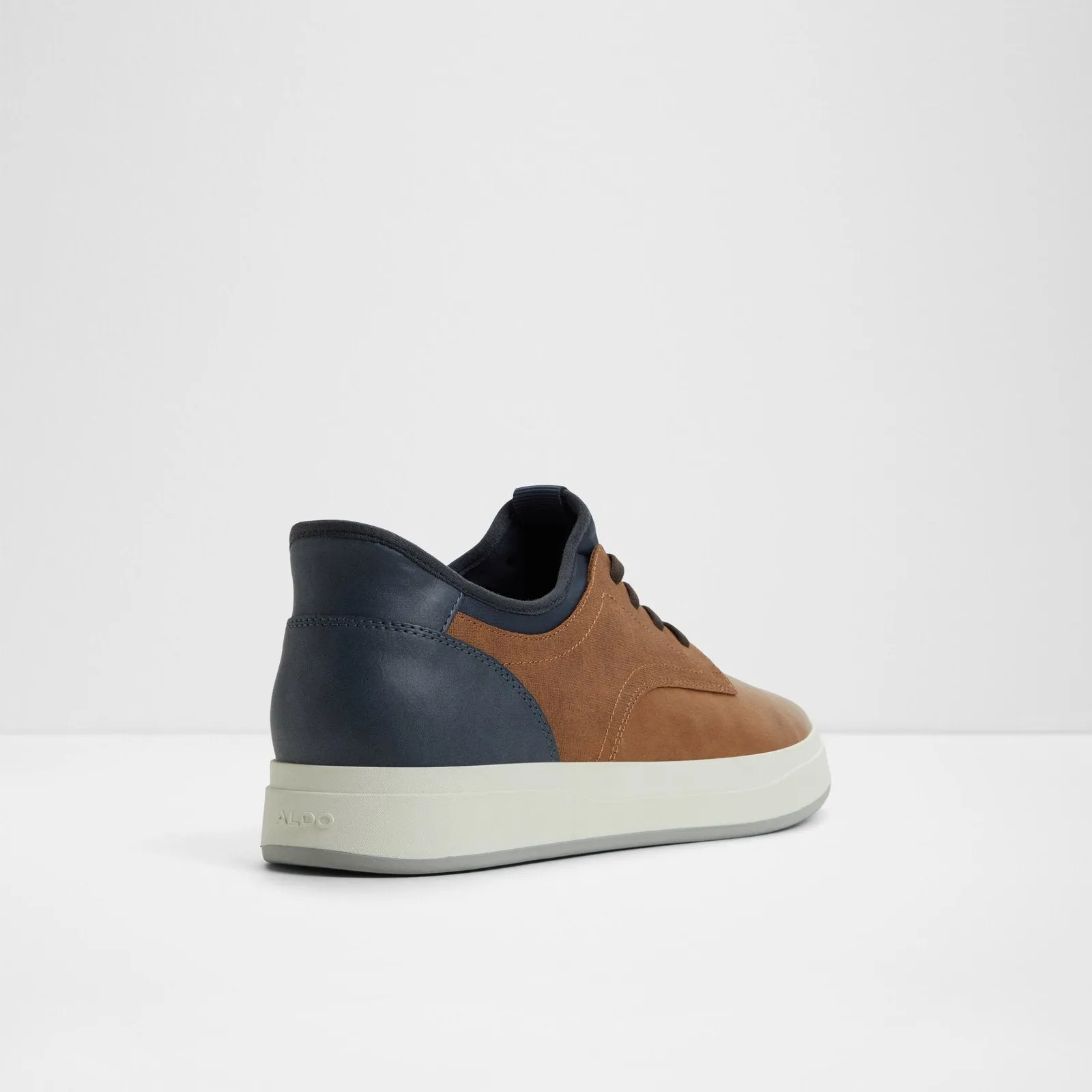 Arden / Sneakers