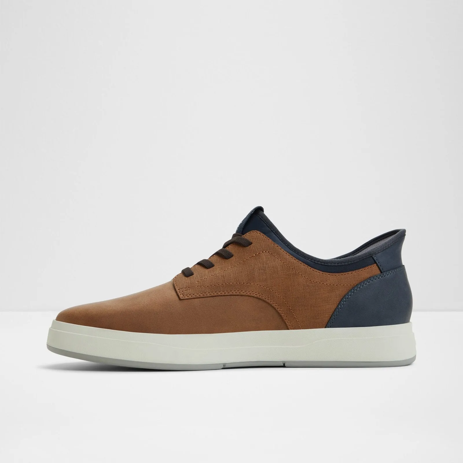 Arden / Sneakers