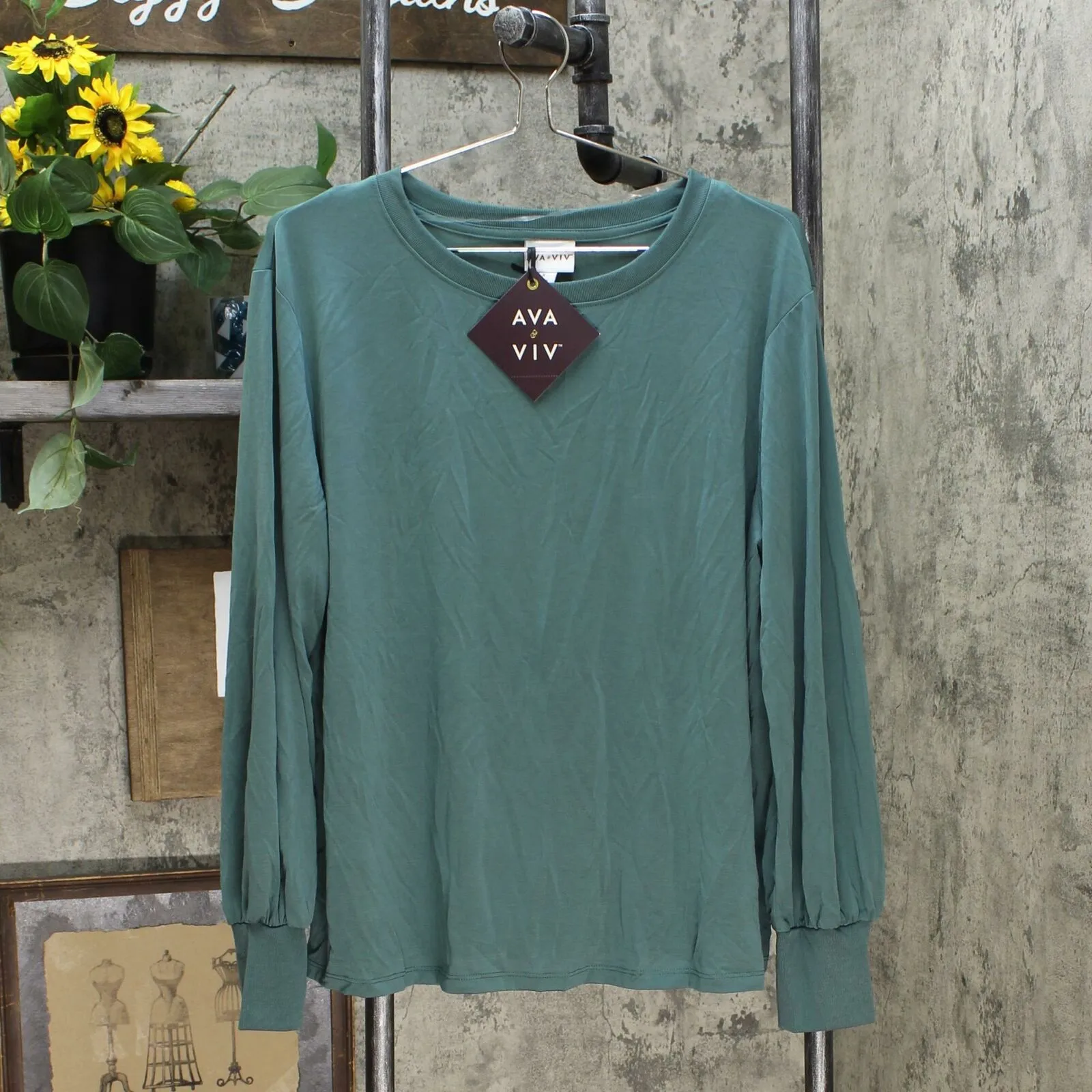 Ava & Viv Women's Plus Size Long Sleeve Crewneck Sandwash Top