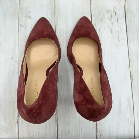 BCBG Generation Women’s Burgundy Suede Pumps SZ 8.5