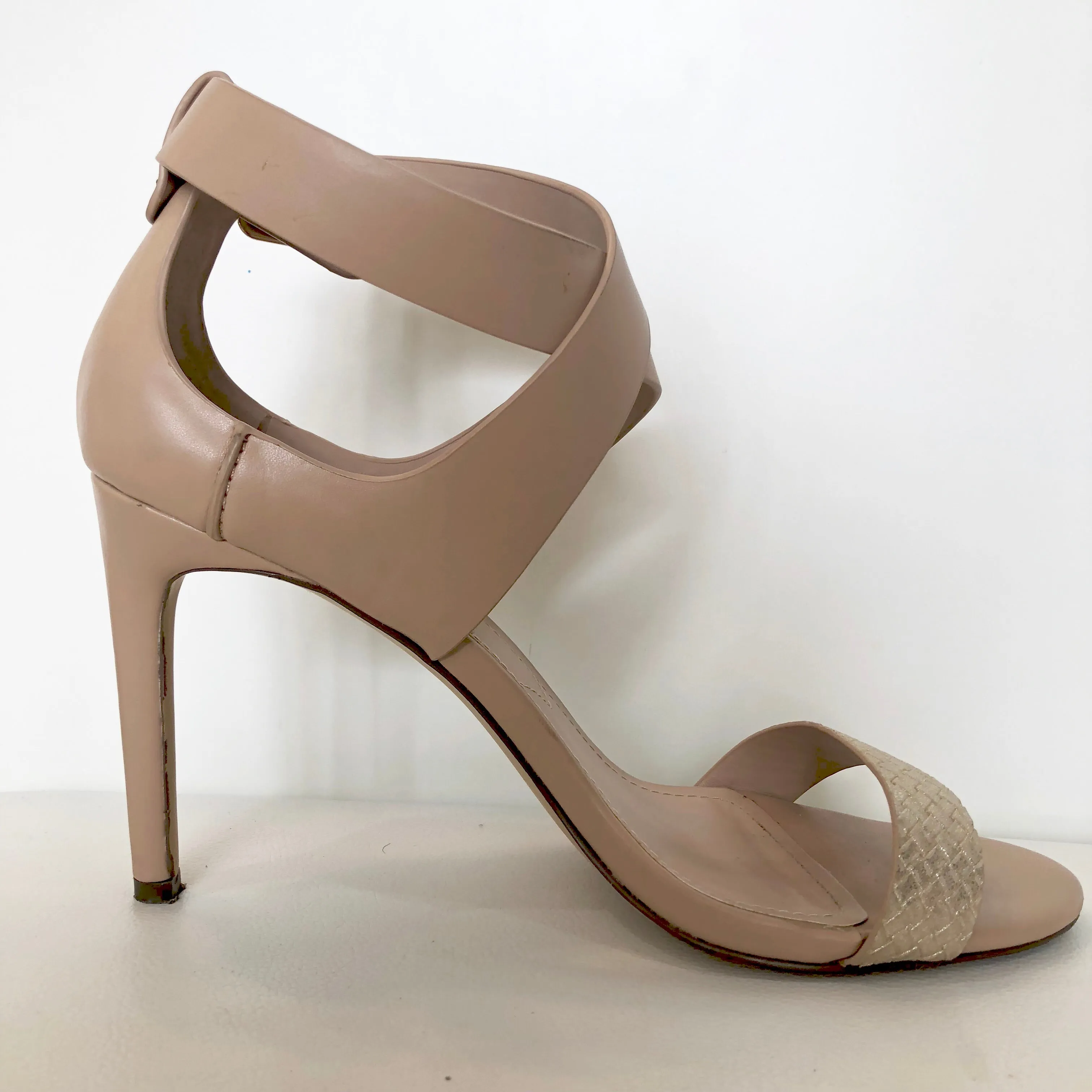 CHARLES By CHARLES DAVID Nude Metallic Ringer Heels Size 10