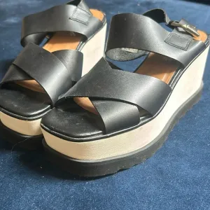 Free People Black Creme Wedge Heels Size‎ 7