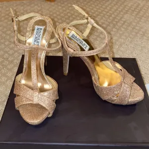 Gold Badgley Mischka heels