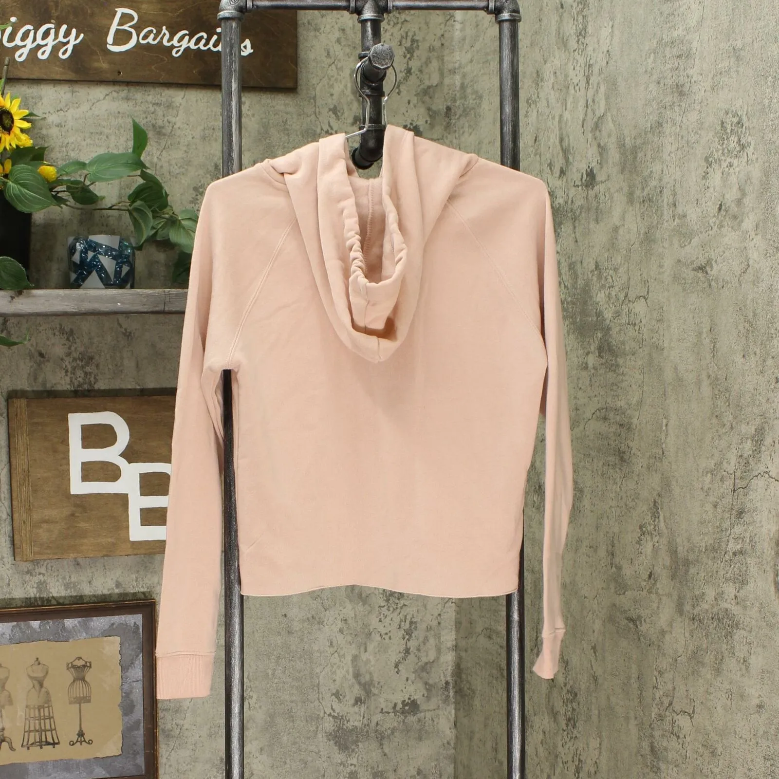 Grayson/Threads Women's Tacos And Love Cropped Hoodie Sweatshirt.