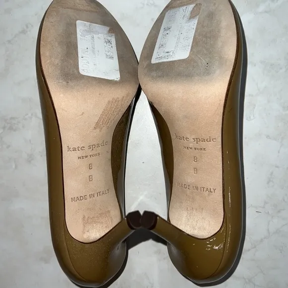 Kate Spade heels creme round toe heel sz 8