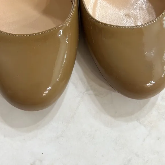 Kate Spade heels creme round toe heel sz 8