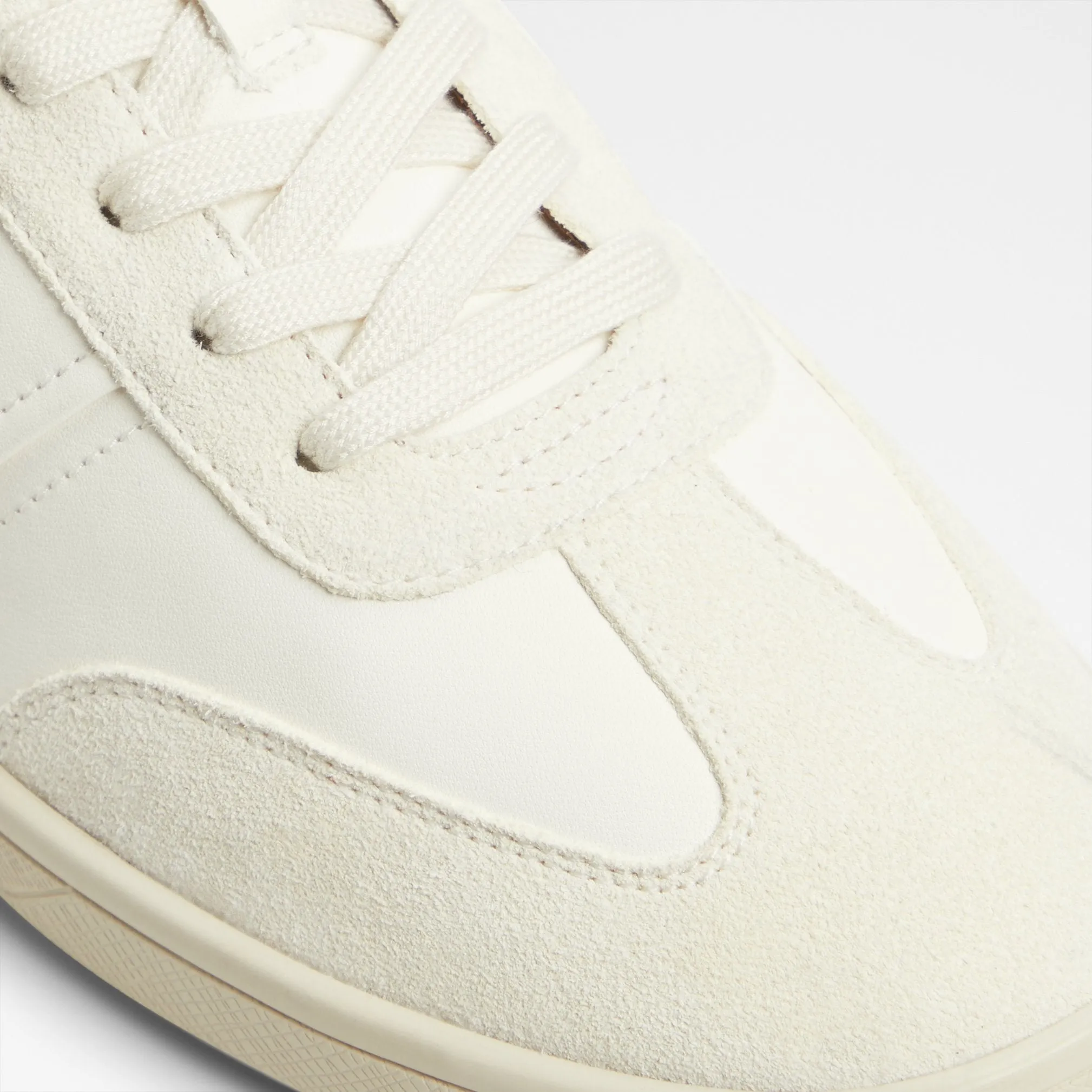 Langston / Sneakers