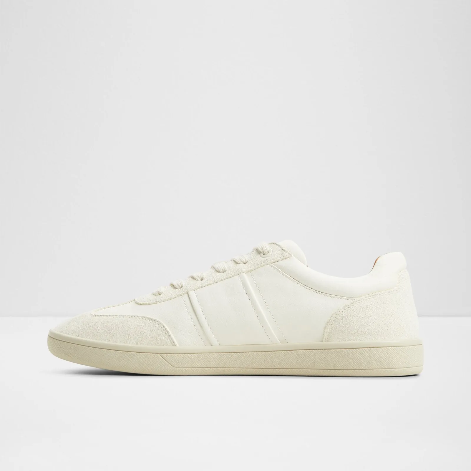 Langston / Sneakers