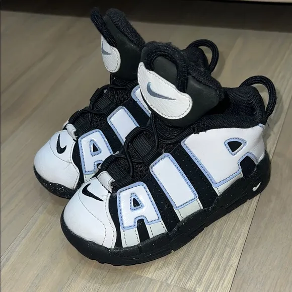 Like New Air More Uptempo Sneakers