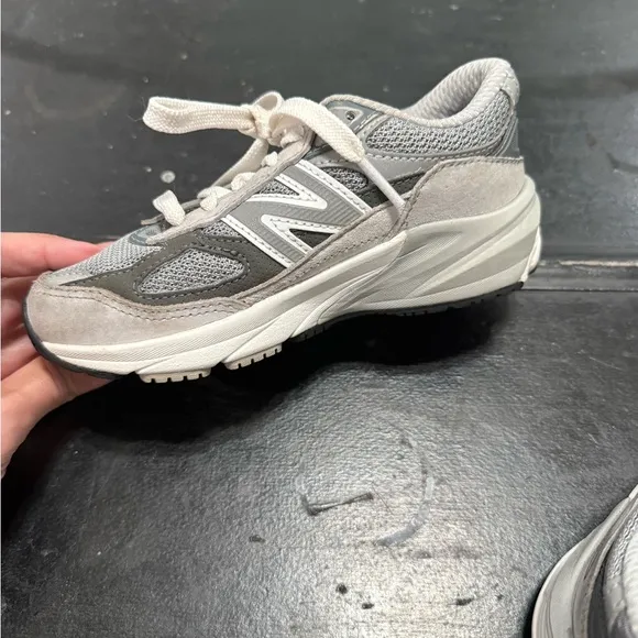 New Balance 990 Sneakers