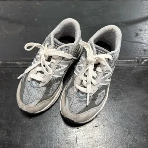 New Balance 990 Sneakers