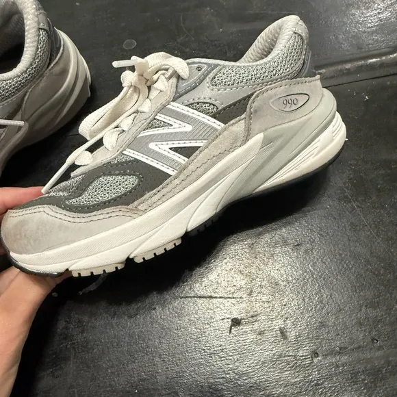 New Balance 990 Sneakers
