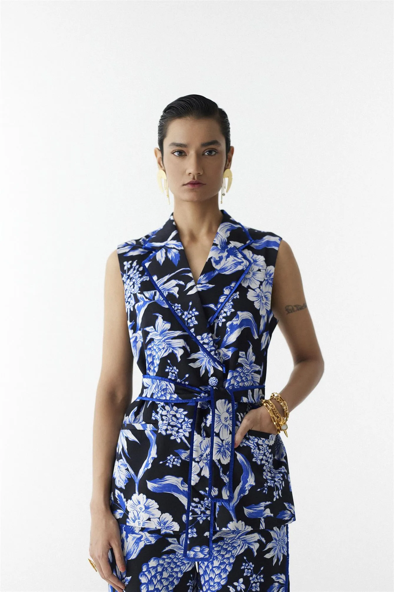 New Season Summer to Fall 2024-Co-ord Blazer Pants Vegan Silk Black Blue Pineapple Print-Studio Rigu-Fashion Edit Amazonico