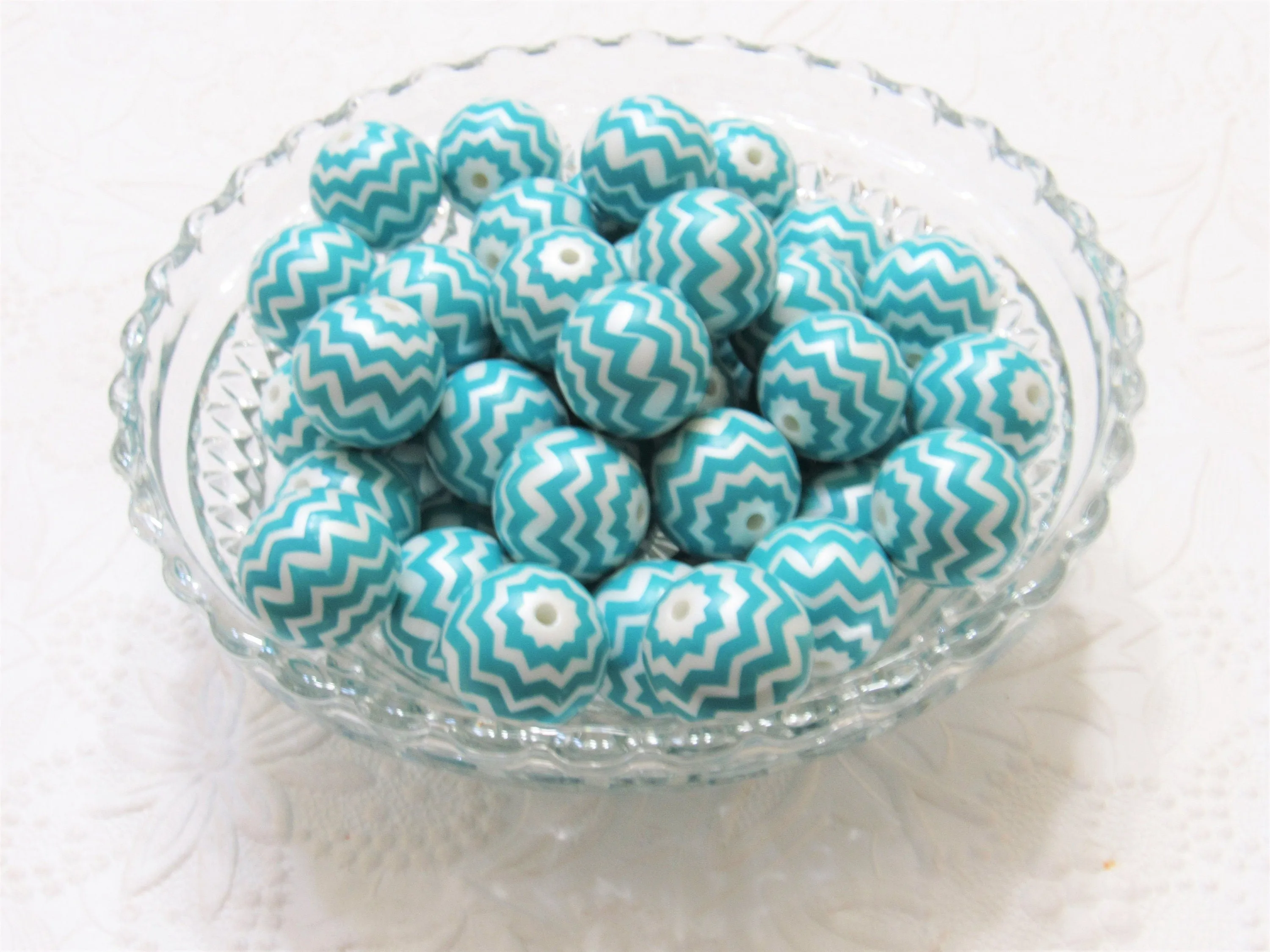 New Teal Chevron on Matte White Pearls,  Bubblegum Beads, Chunky Gumball Beads, Bubblegum Bead Supply, Chunky Printed Pearl Beads