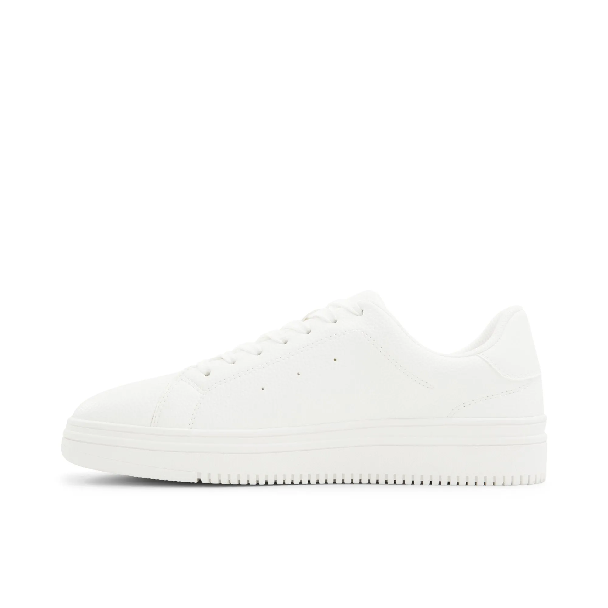 Newcomb / Sneakers