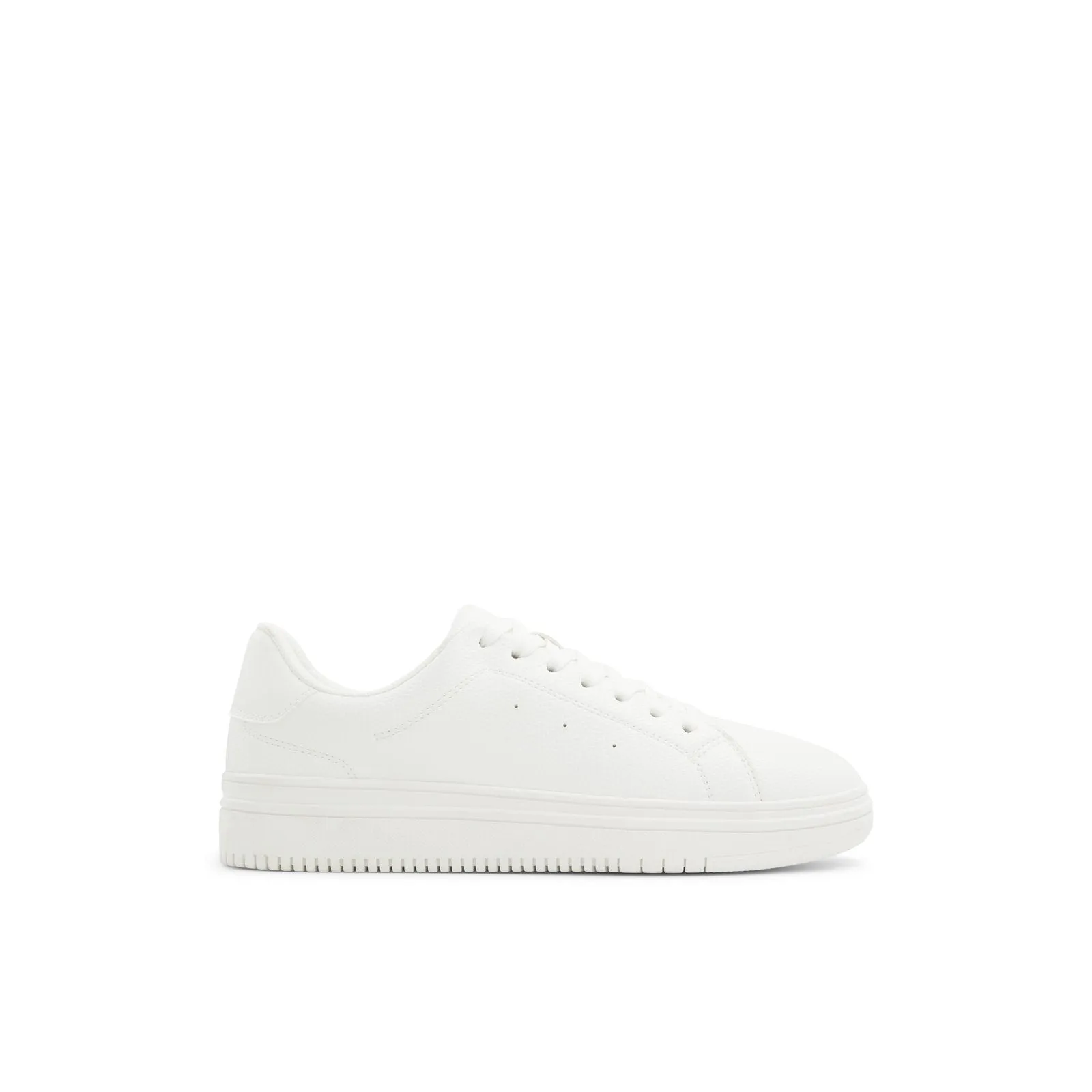 Newcomb / Sneakers