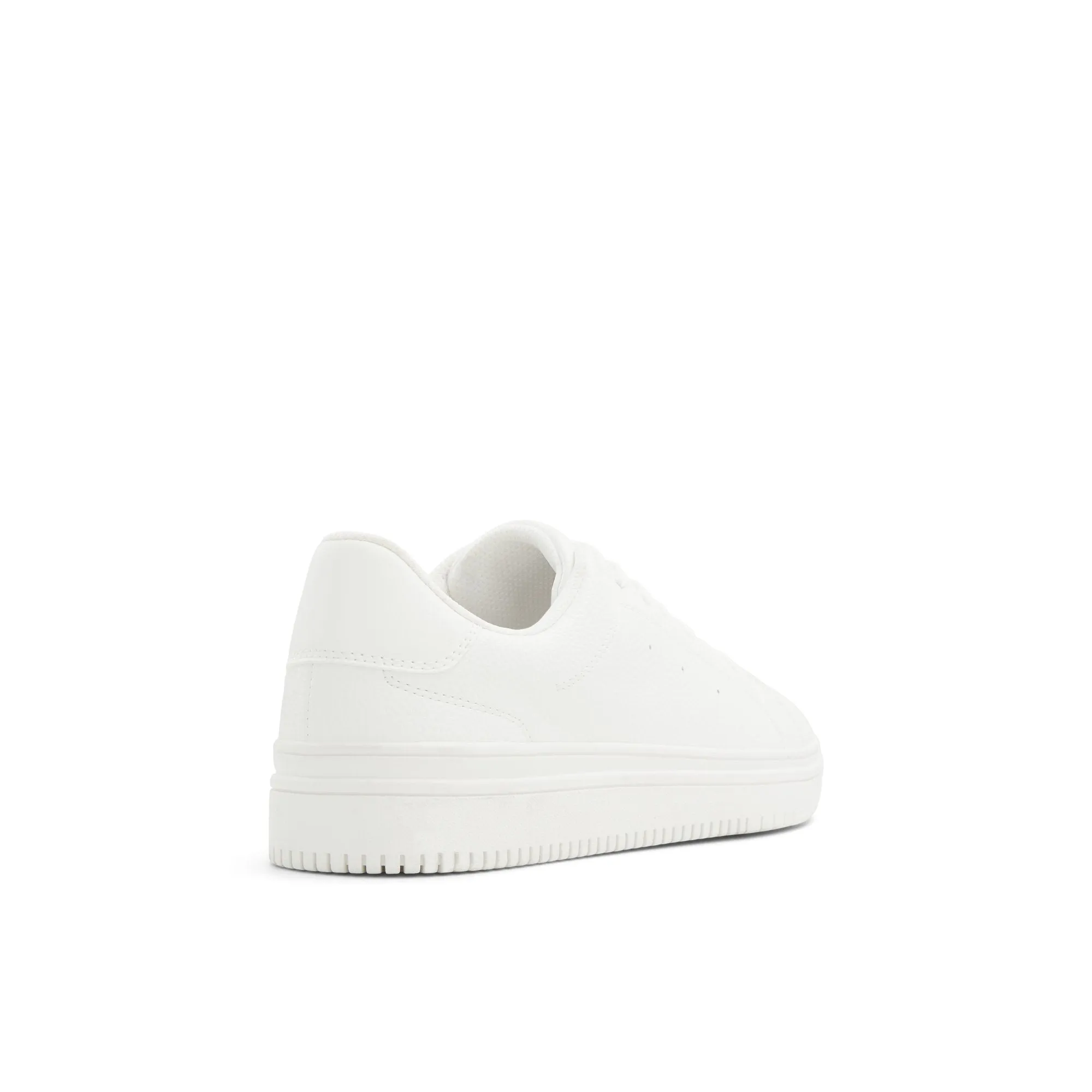 Newcomb / Sneakers
