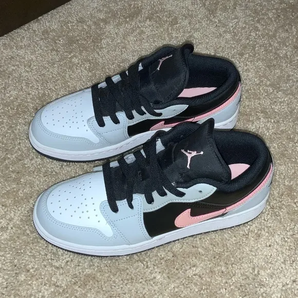 Nike Air Jordan Low Sneakers