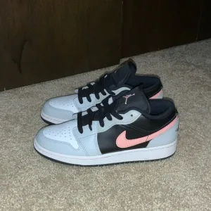Nike Air Jordan Low Sneakers