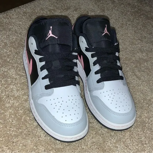 Nike Air Jordan Low Sneakers