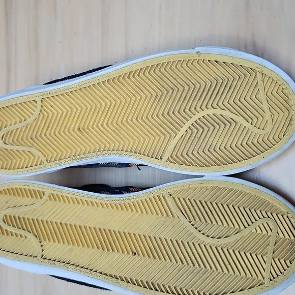 NIKE Blazer Low N7 Tribal Pattern Black Citron Pulse Kids Sneakers 2020 Size 4