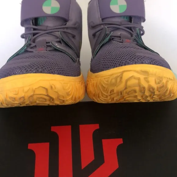 Nike Kylie flames sneakers 2.5Y unisex