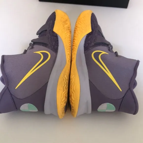 Nike Kylie flames sneakers 2.5Y unisex