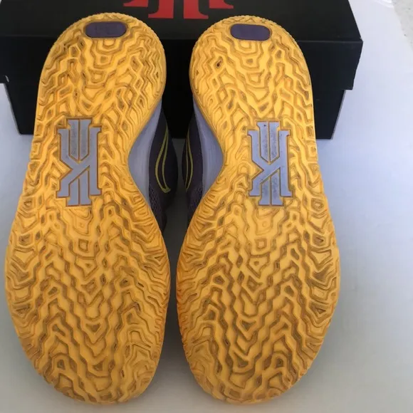 Nike Kylie flames sneakers 2.5Y unisex
