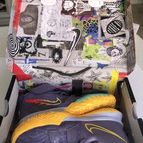 Nike Kylie flames sneakers 2.5Y unisex
