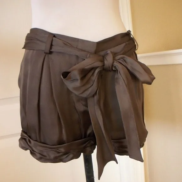 NWOT BCBGMAXAZRIA SATIN SHORTS SILKY BELTED SIZE 2 WOMENS SZ 2