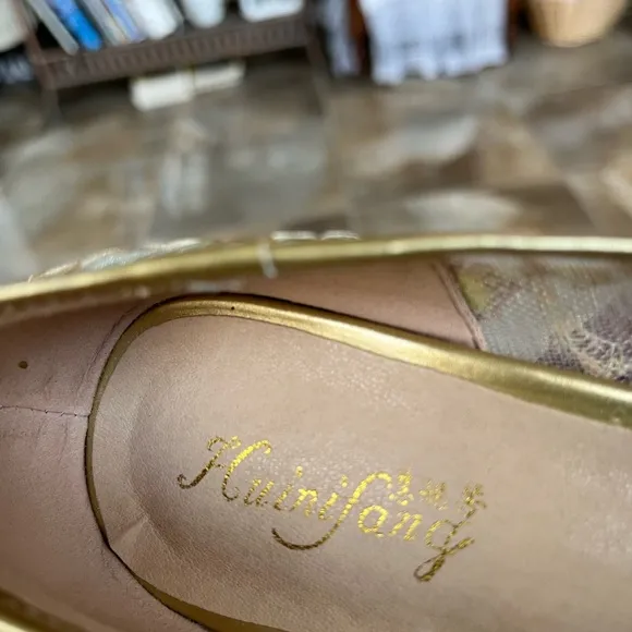 NWT Beautiful heels. Size 38 US 7.5