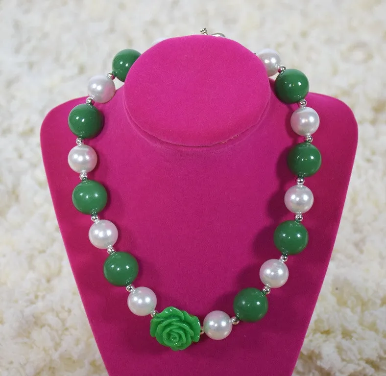 Pearls and Rose Chunky Necklace (More Colors)