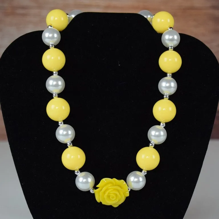 Pearls and Rose Chunky Necklace (More Colors)