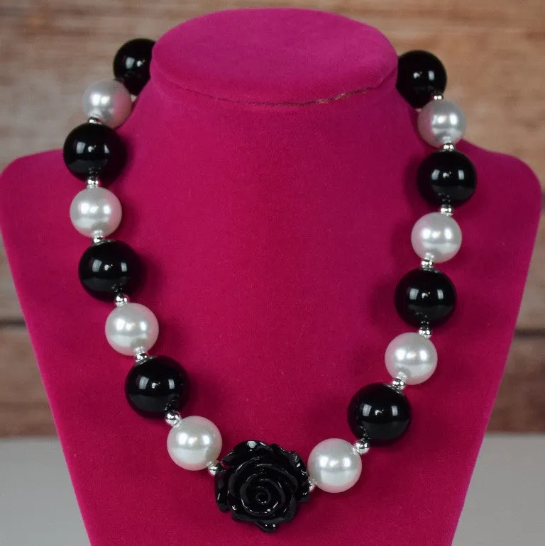 Pearls and Rose Chunky Necklace (More Colors)