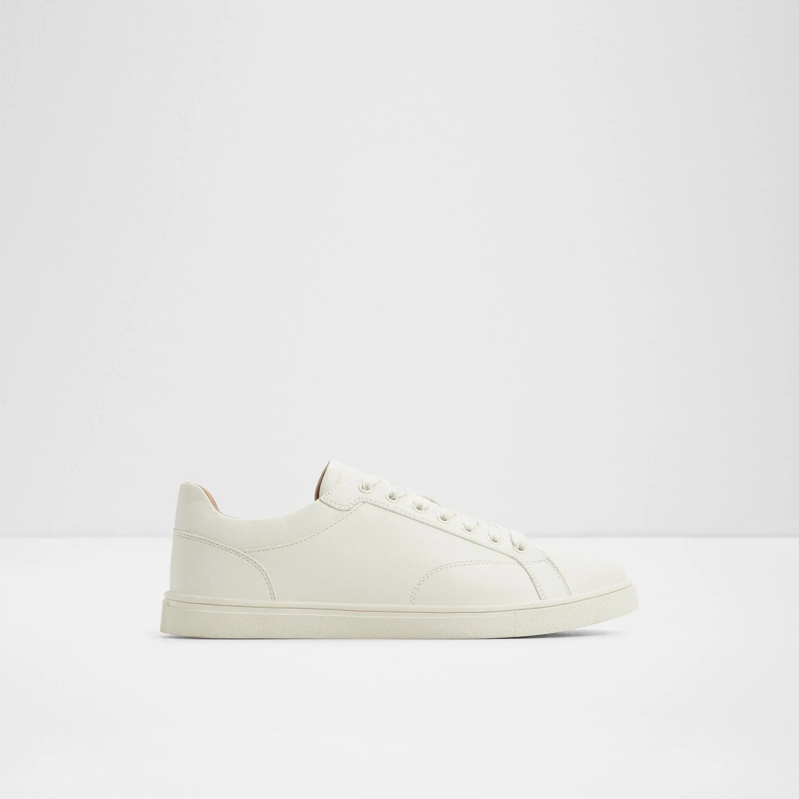 Poker / Sneakers