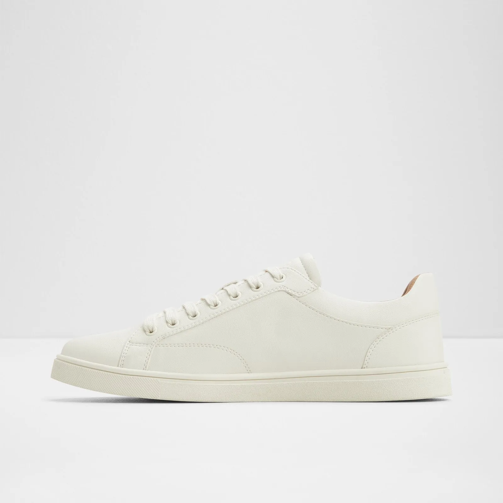 Poker / Sneakers