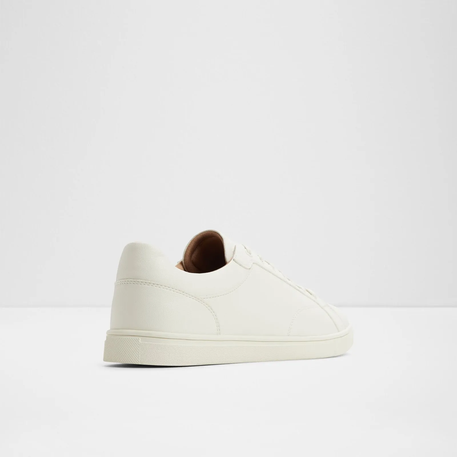 Poker / Sneakers