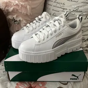 Puma Sneakers​