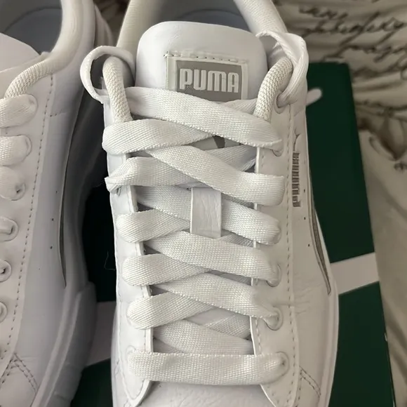 Puma Sneakers​