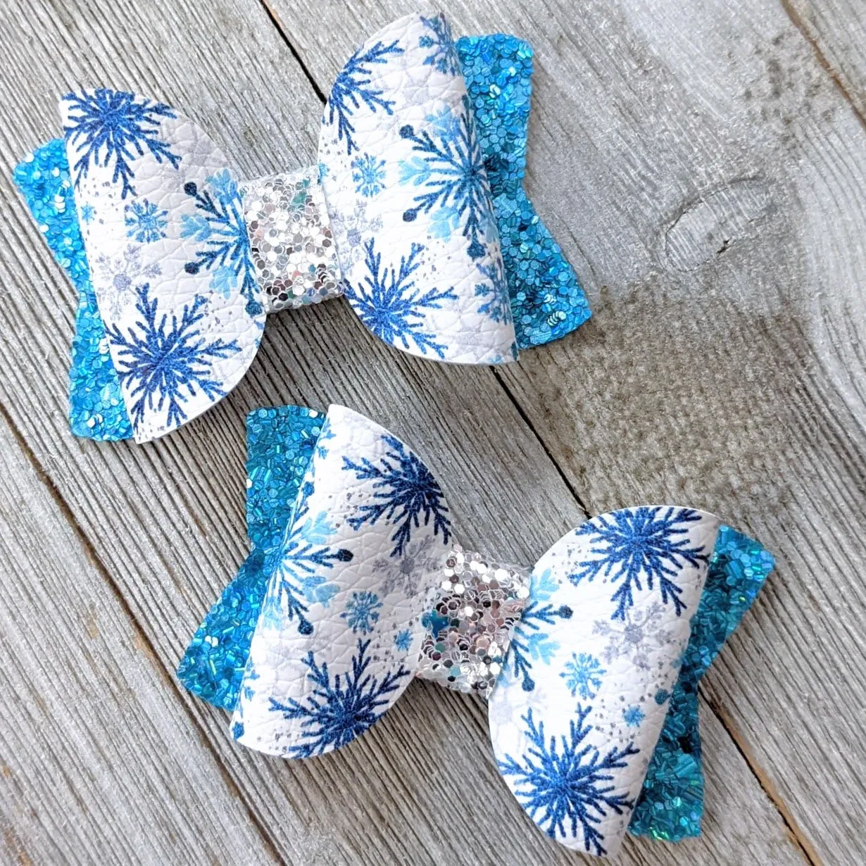 Snowflake Chunky Glitter Bow 2.5"