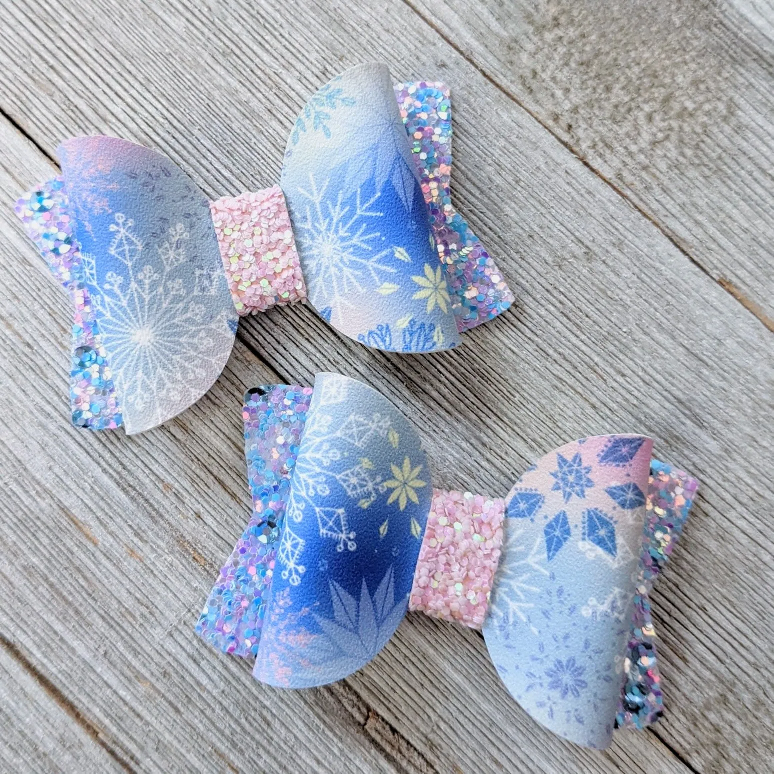 Snowflake Chunky Glitter Bow 2.5"