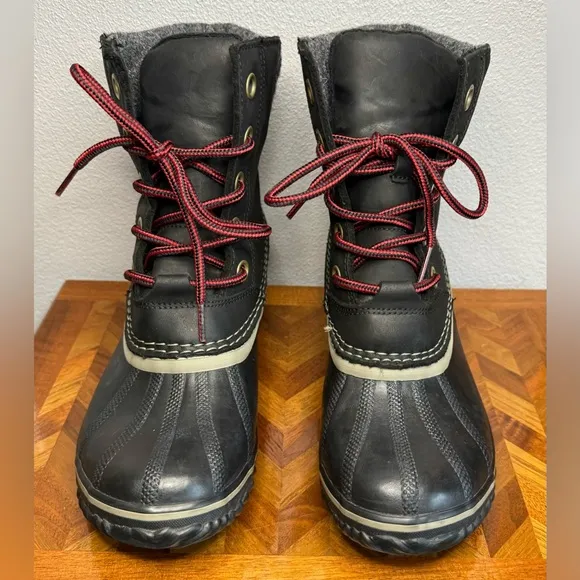 Sorel Slimpack ll lace boot insulated and waterproof 9
