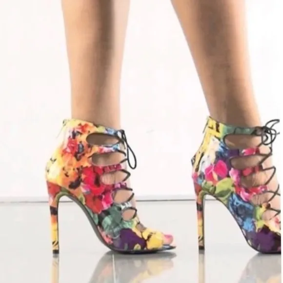 Steve Madden Stilettos heels Multicolor rainbow tie dye lace up colorful size 9