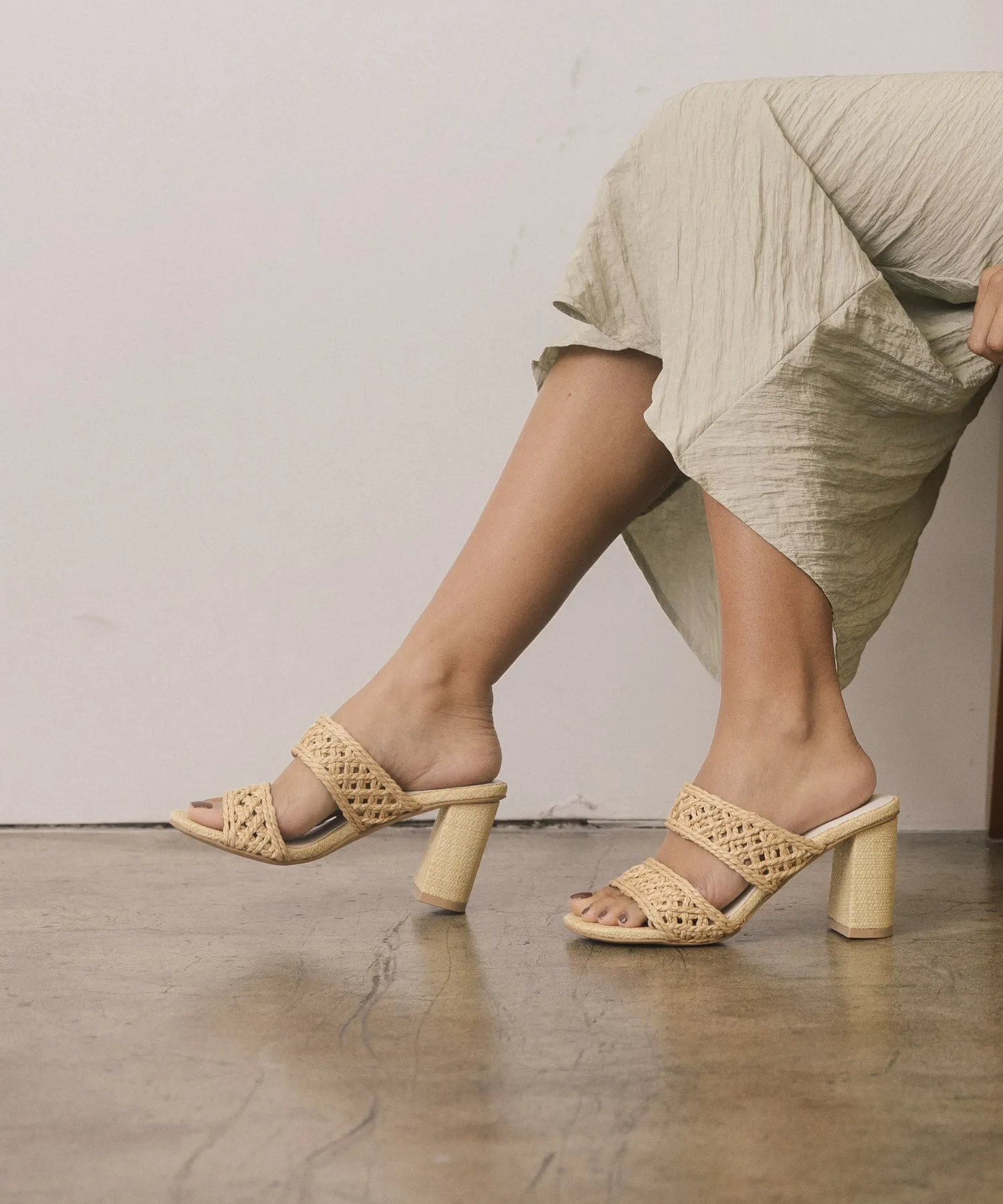The Barbara | Wheat Woven Double Band Heel