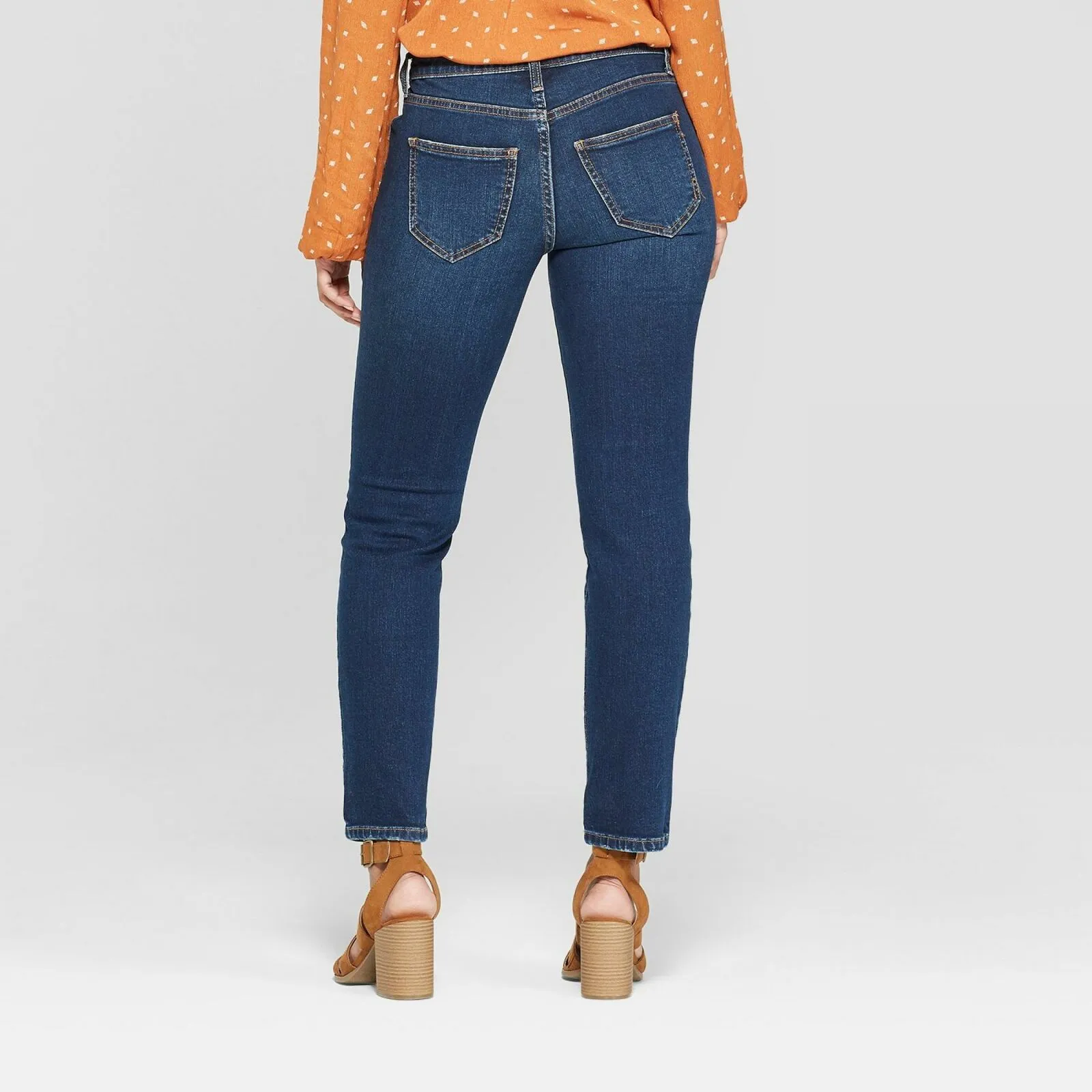 Universal Thread Women's Mid Rise Boyfriend Crop Jeans