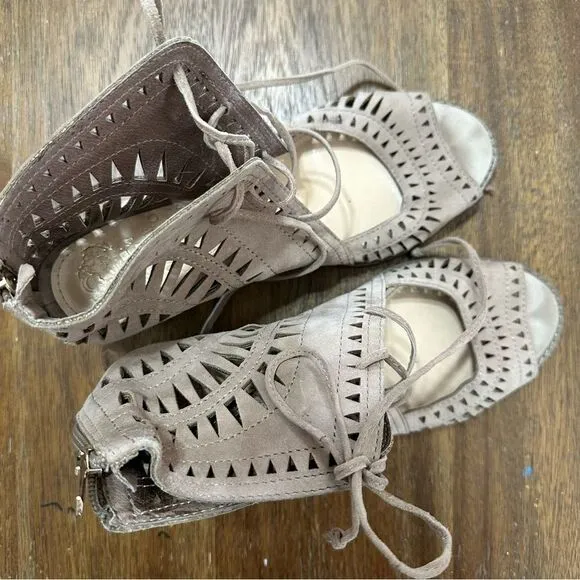 Vince Camuto Size 8 Tarita Suede Lace Up Heels