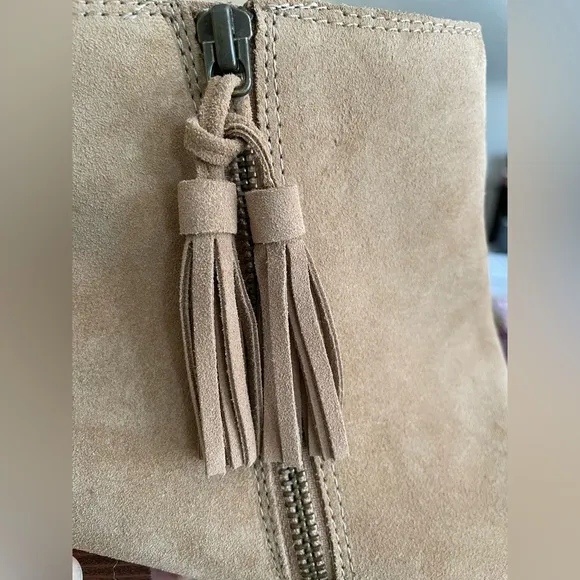 Vionic Size 10 Tan Suede Ankle Boot with Zipper